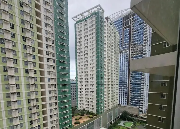 Serene Minimalist In It Park Hotel