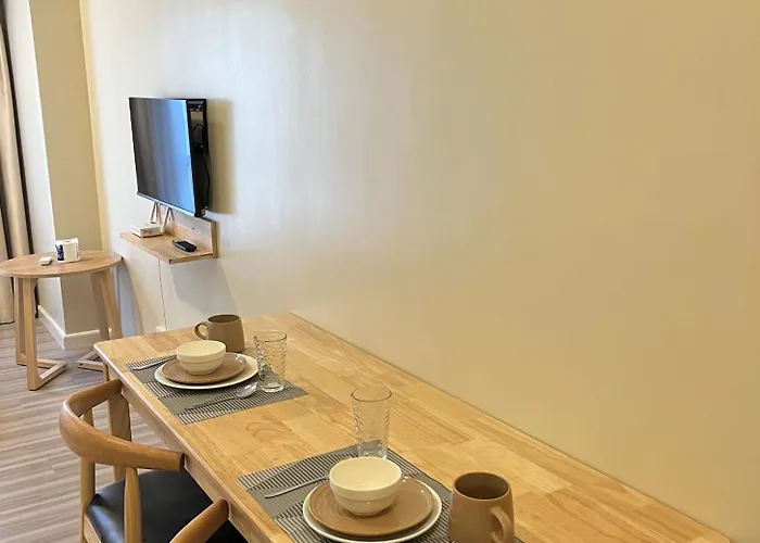 Serene Minimalist In It Park 4*